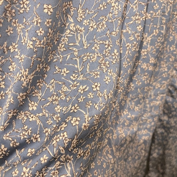 NWOT. ASTR floral drop waist midi. - Picture 4 of 4